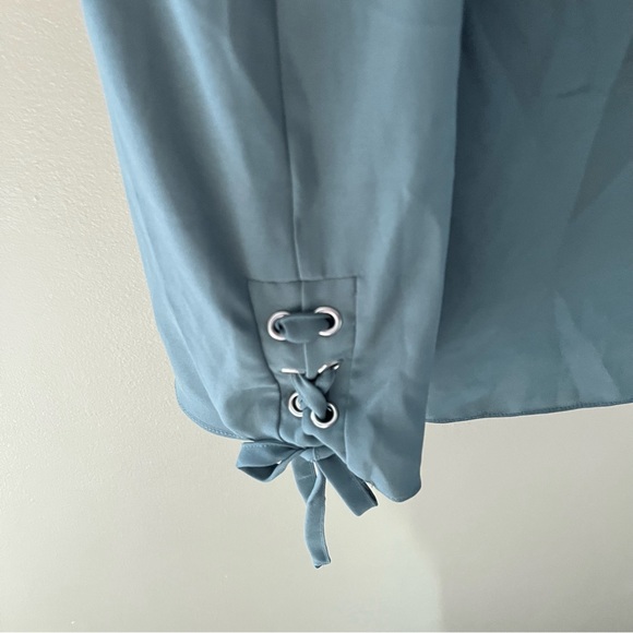 Bundle three short sleeve blouses. Purple, sage, off-white, L - Picture 10 of 15